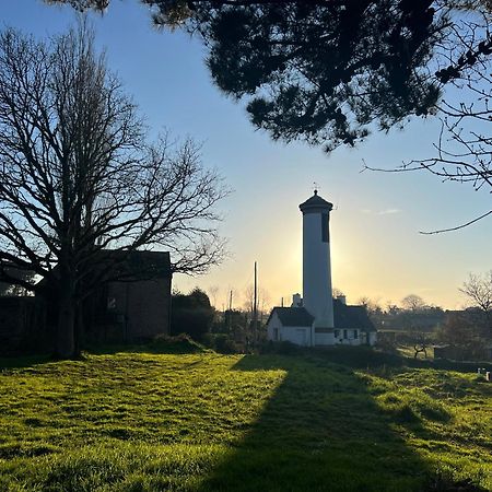 Les Ecolodges Sous Le Phare Louannec Extérieur photo