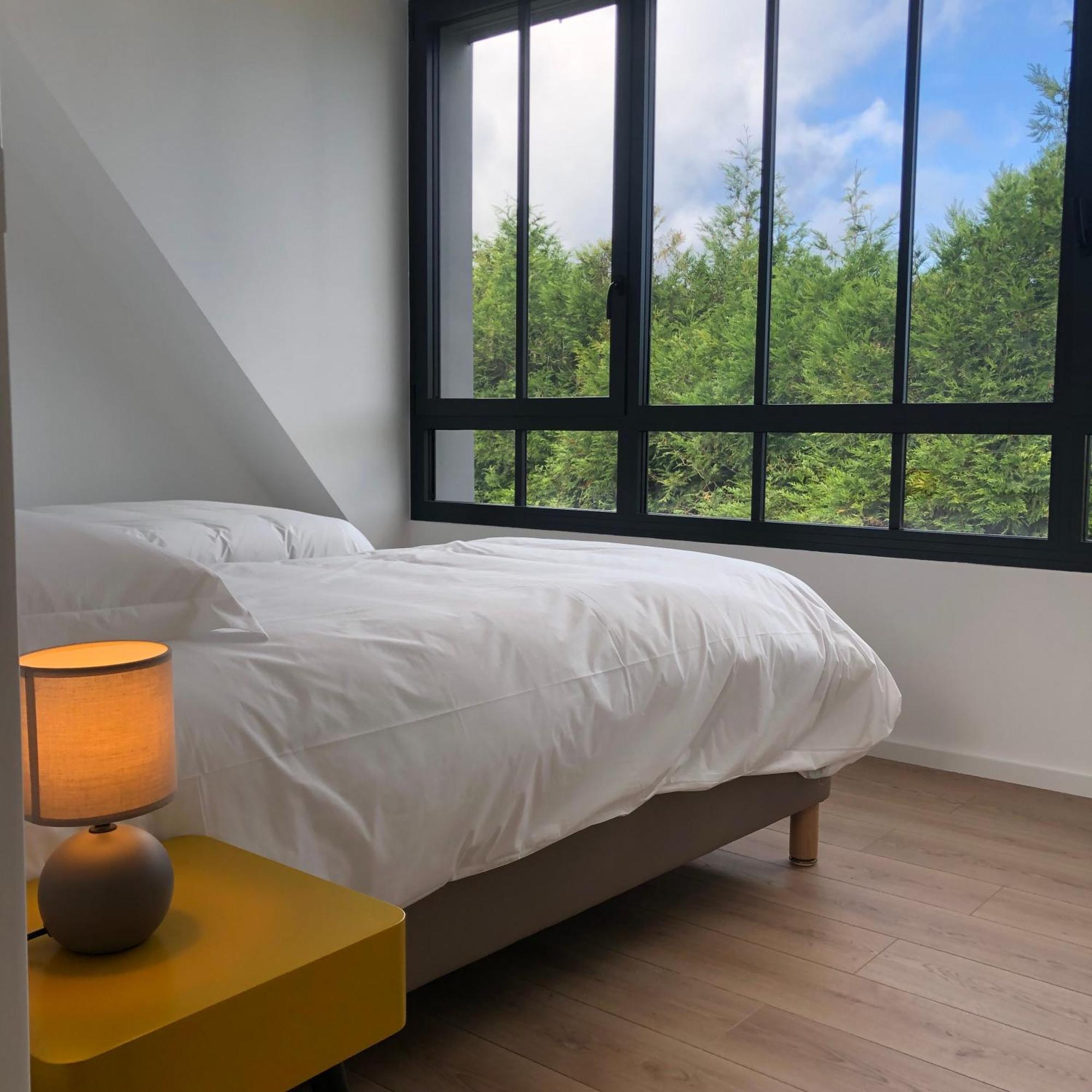 Les Ecolodges Sous Le Phare Louannec Extérieur photo