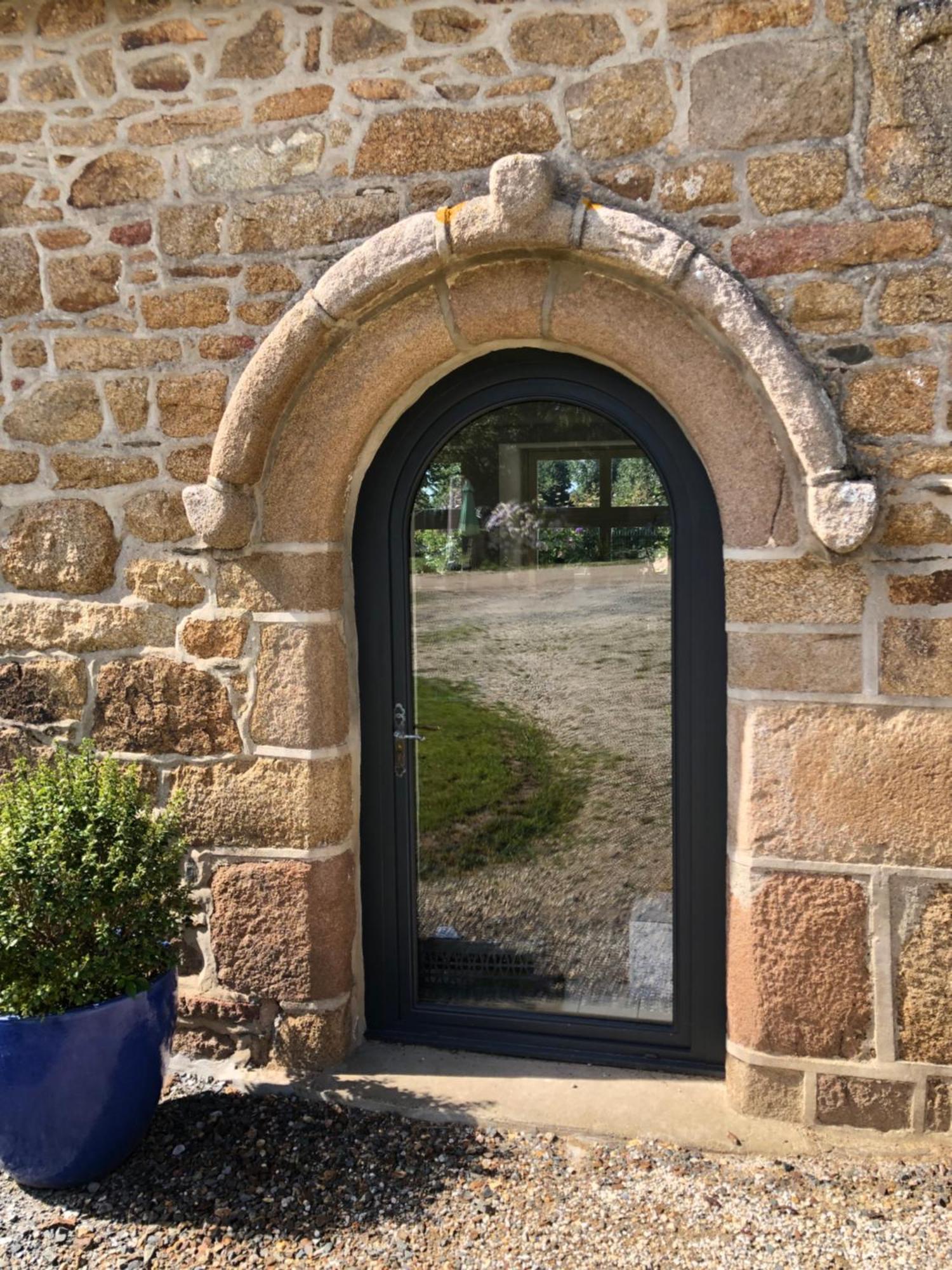 Les Ecolodges Sous Le Phare Louannec Extérieur photo